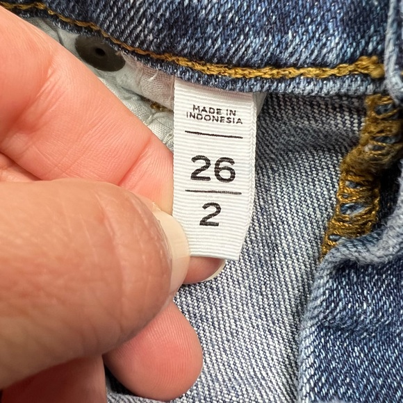 Loft Cuffed Denim Mid-Rise Shorts Regular Wash Women’s Sz 2 - Picture 5 of 6